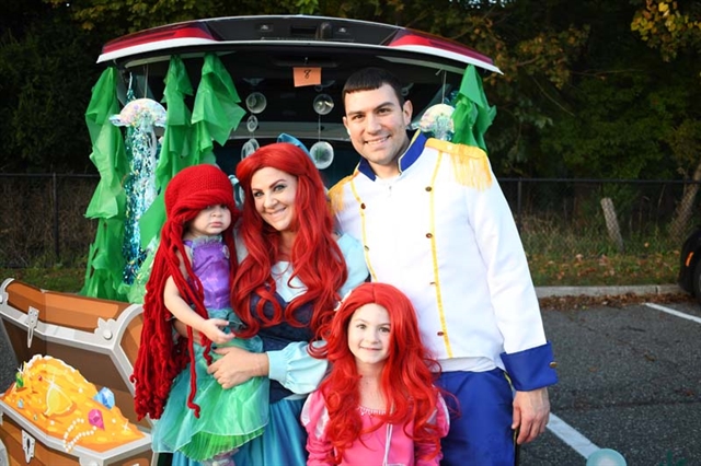Family dressed in a Halloween costume