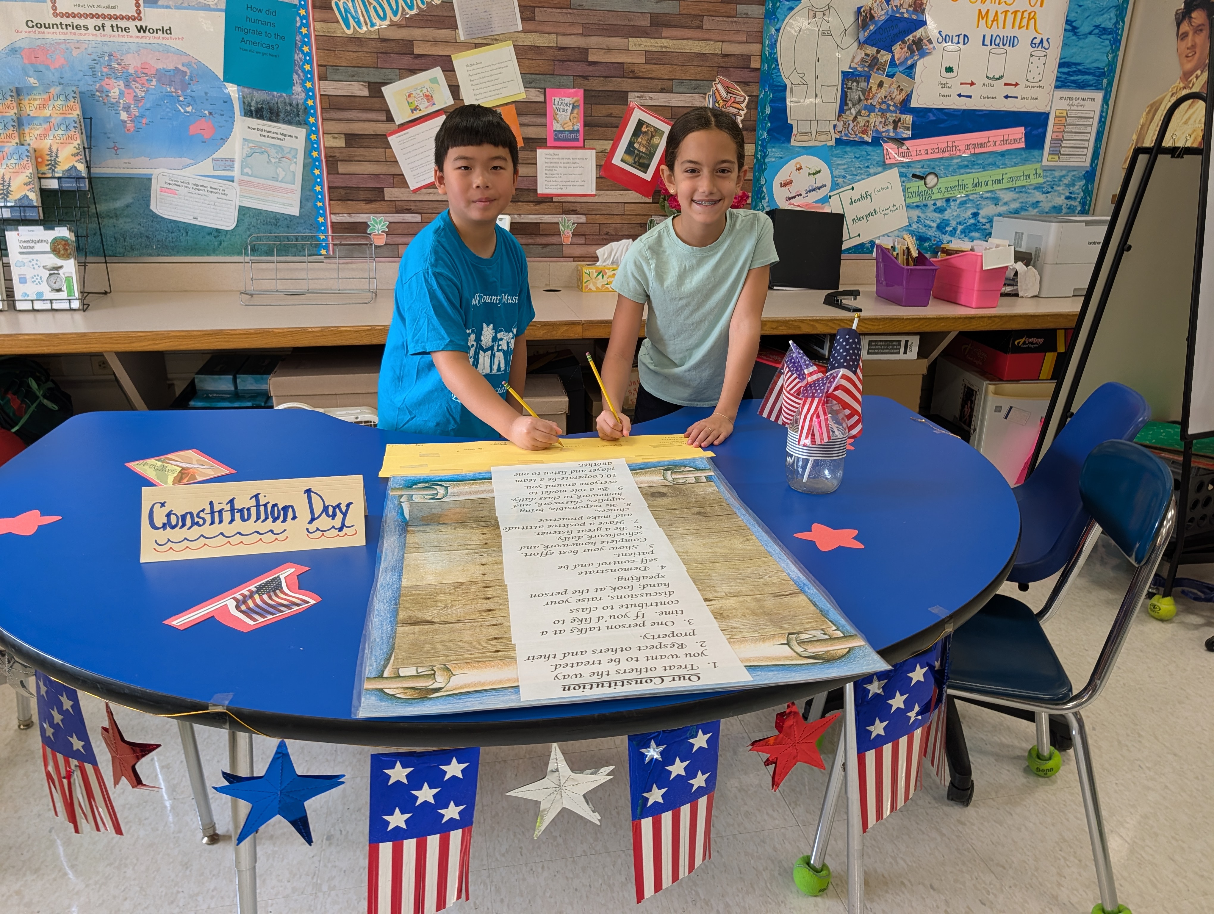 students signing constitution