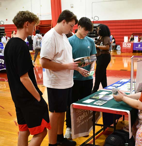 Students meeting college representatives