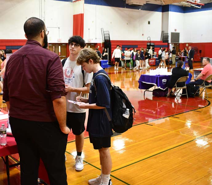 Students meeting college representatives