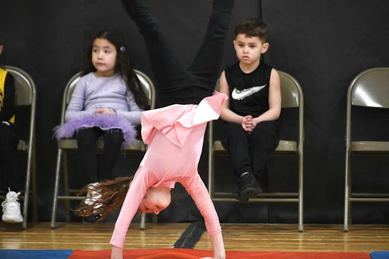 girl doing gymnastics
