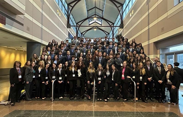 HSE and HSW DECA teams