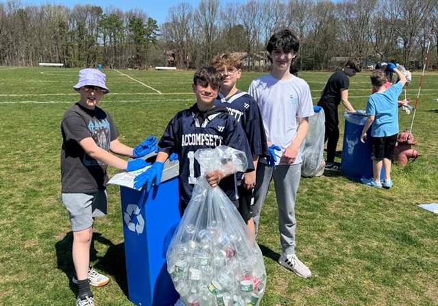 Students recycling