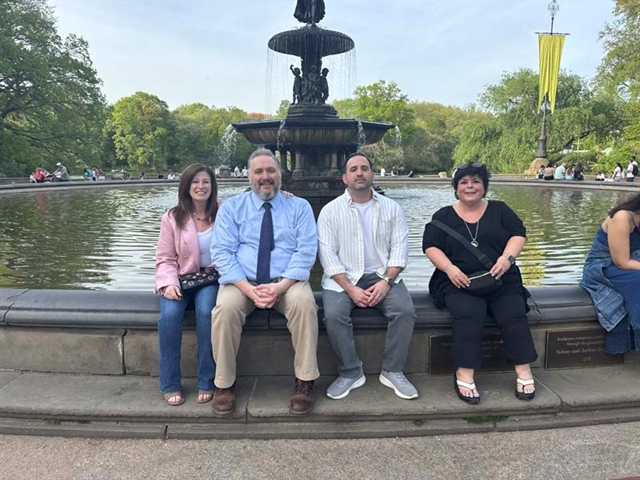 Photo outside fountain