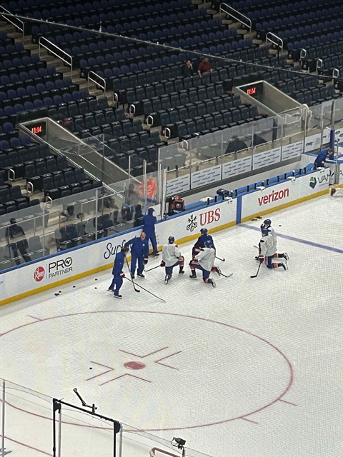 Islanders practice