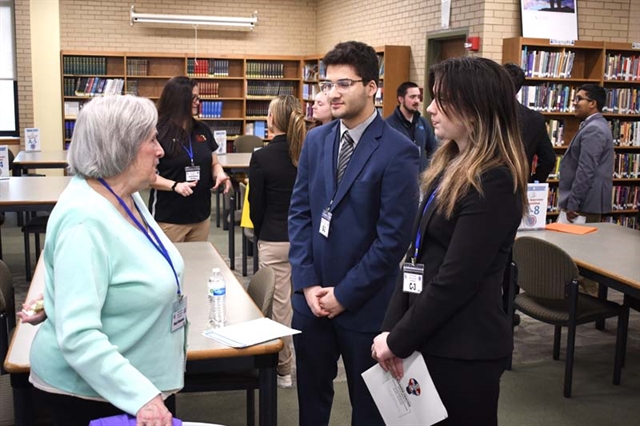 picture of business students at event