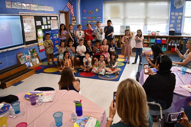 children singing