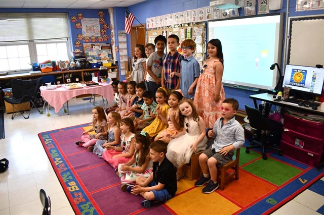 children singing