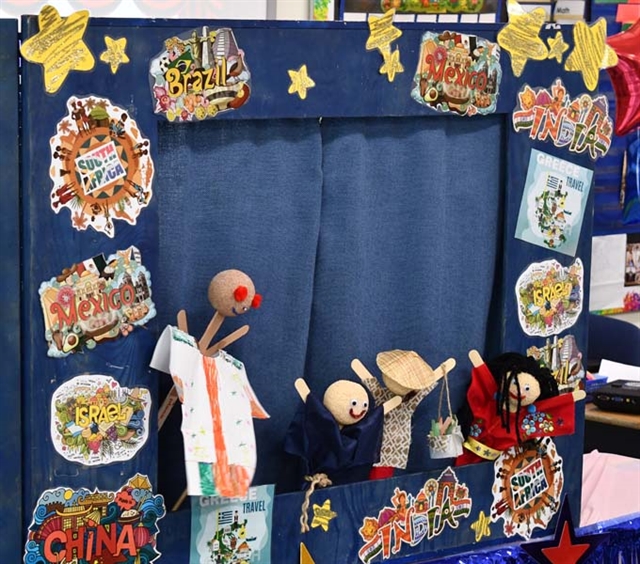 picture of puppets