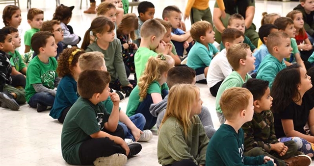 children listening