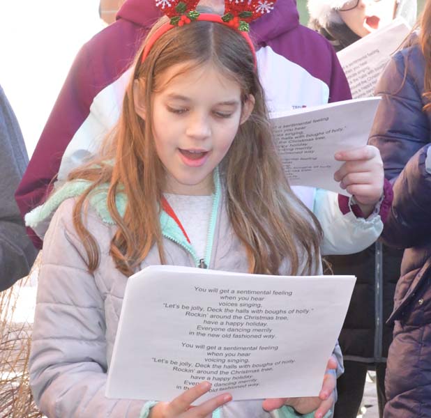 Mills Pond musicians singing