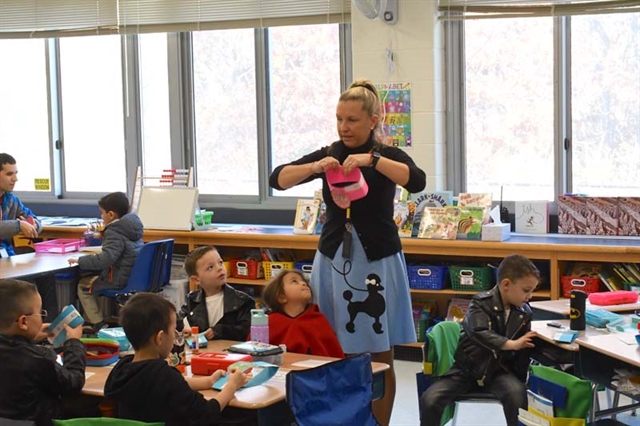 Kindergarten teacher in class