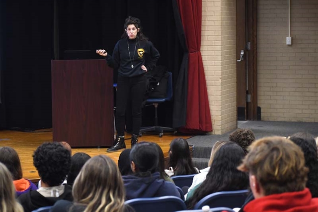 Dr. Rapkiewicz speaking to students