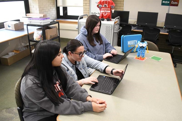 students learning code