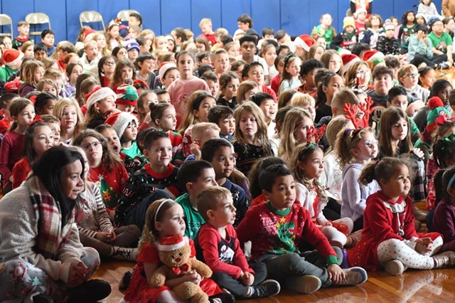 students singing