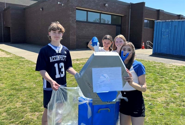 students recycling