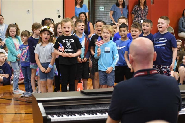 children singing