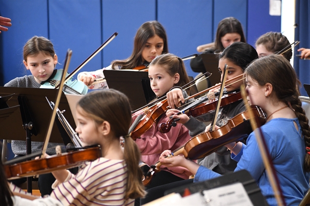 Mills Pond fifth grade concert